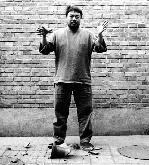 4,. Ai Weiwei Dropping Han Dynasty Urn